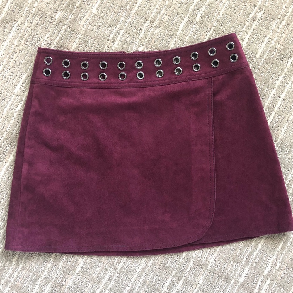 Y2K BCBGMaxazria vegan suede rivet mini skirt xs (A) - Picture 4 of 10